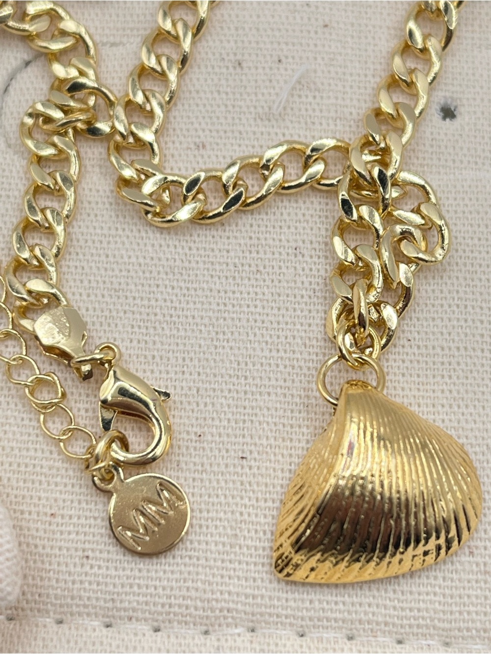Mayamar New 24K Gold-plated Shell Pendant Chain Necklace - Picture 3 of 4